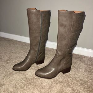 Knee-high boots with braided detail!